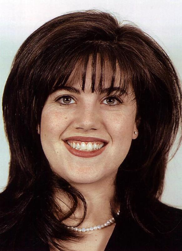 Monica Lewinsky en una fotografía oficial de la Casa Blanca de los años noventa