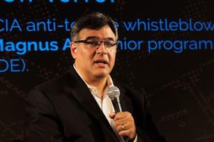 John Kiriakou fue a prisión por exponer el submarino de la CIA